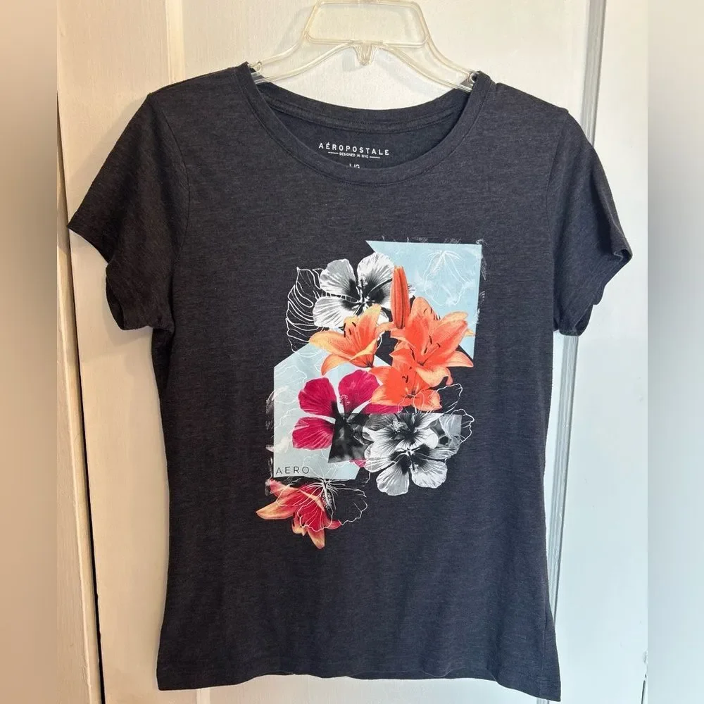 Aeropostale Tropical Hybiscis Pattern Tee Dark Gray Youth Large Pre Owned